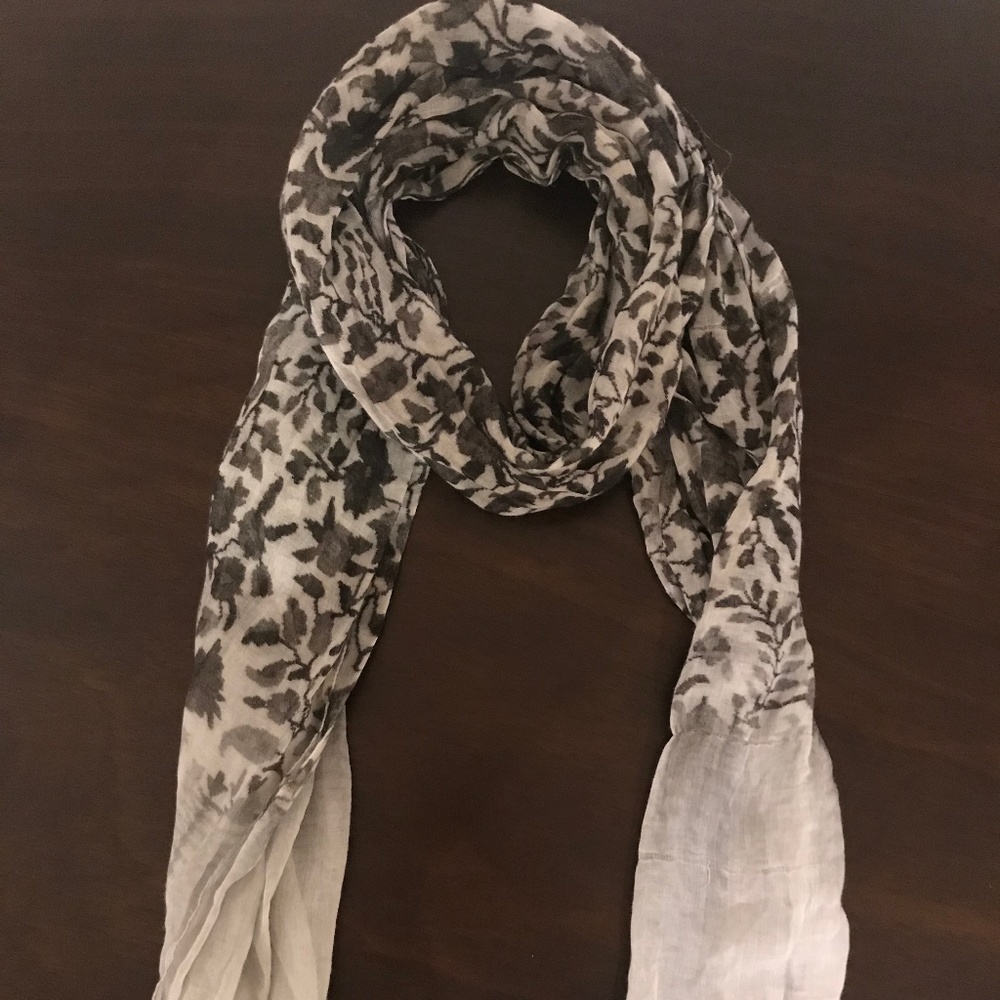 Black and Grey Patterned Scarf
